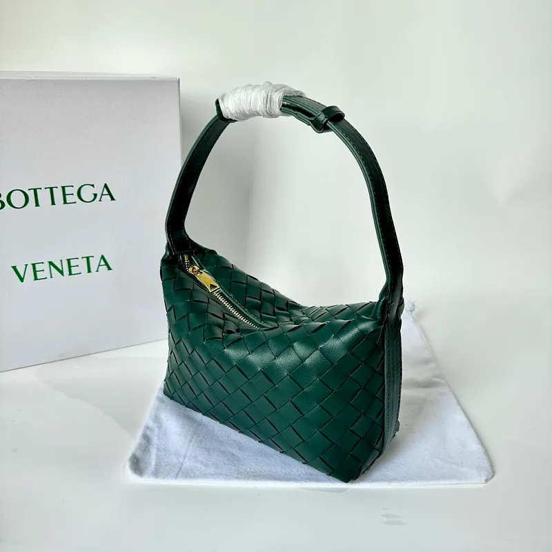 All categories Official website "Brand Women's Bags" Women's Bags 💙 BV 2026 new BV portable shoulder bag